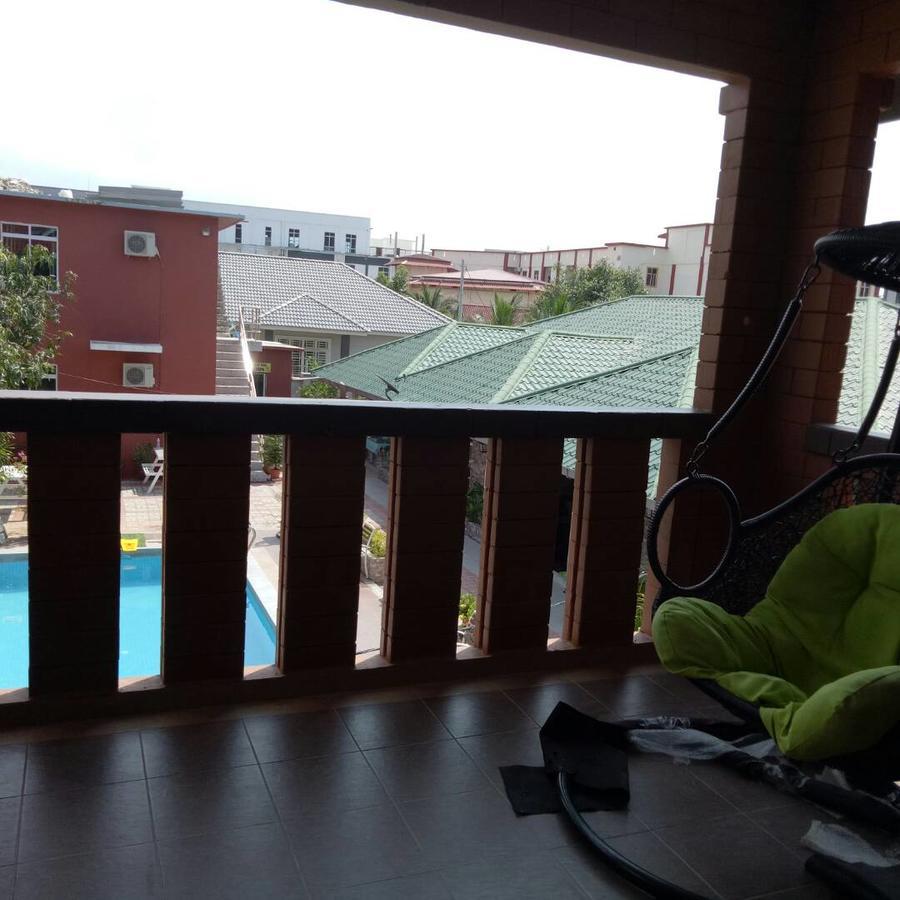 D Lima Beach Inn Pantai Cenang  Exteriör bild