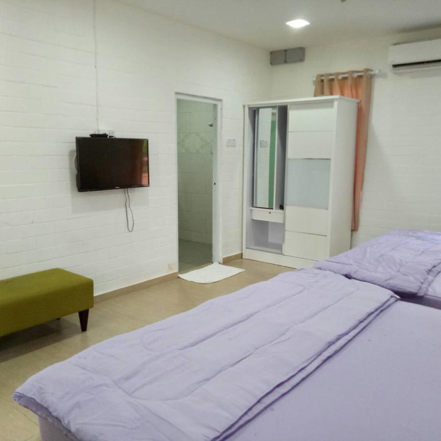 D Lima Beach Inn Pantai Cenang  Exteriör bild
