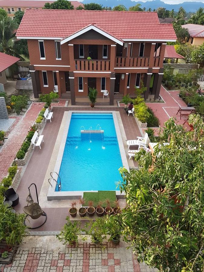 D Lima Beach Inn Pantai Cenang  Exteriör bild