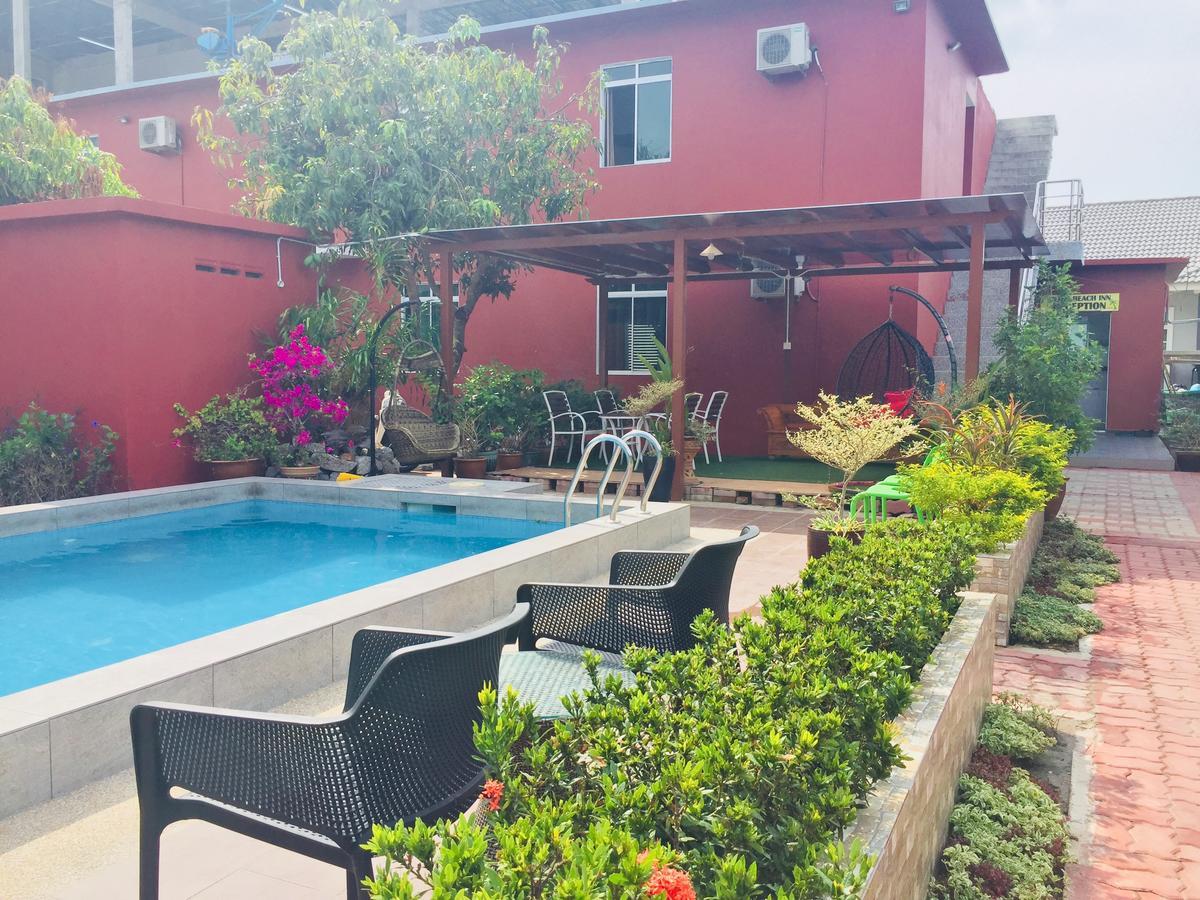 D Lima Beach Inn Pantai Cenang  Exteriör bild